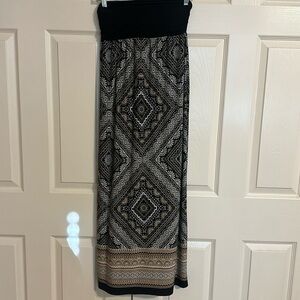 Women’s Apt 9 black tan patterned maxi skirt size medium